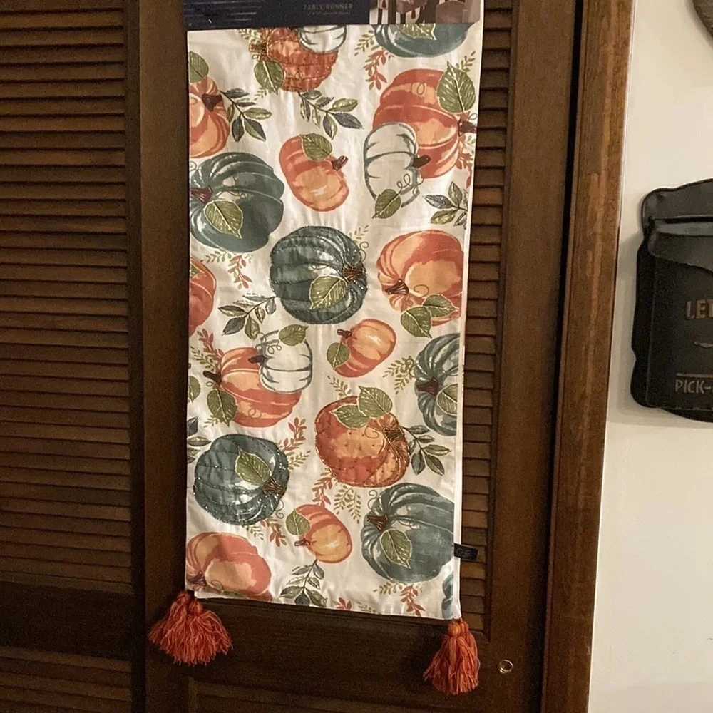 NWT! Rachel Roy PUMPKIN TABLE RUNNER w/Bead Embellishments FALL OR THANKSGIVING